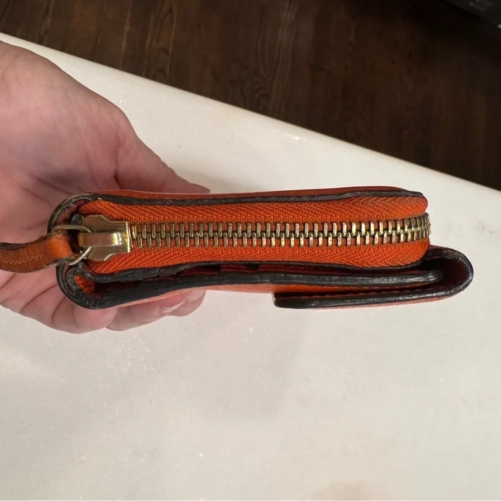 GUCCI women’s long wallet interlocking G pebbled leather Orange EUC